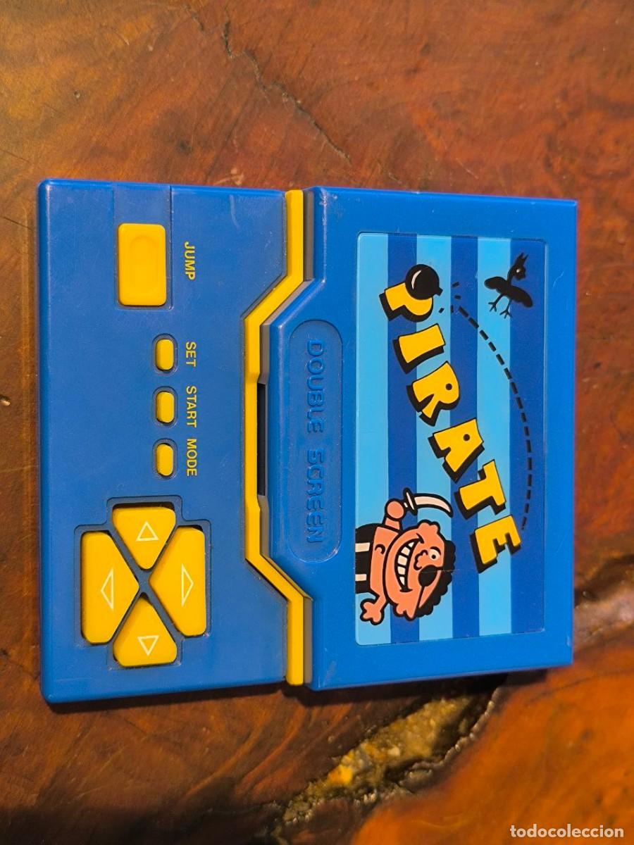 Videojuegos y consolas: PIRATE DOUBLE SCREEN/GAME & WATCH CONSOLA AZUL - Foto 2