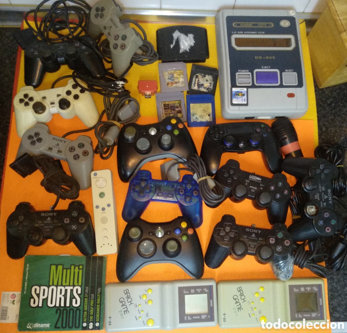 Videojuegos y consolas: Gran Lote videojuegos mandos consolas - Foto 1