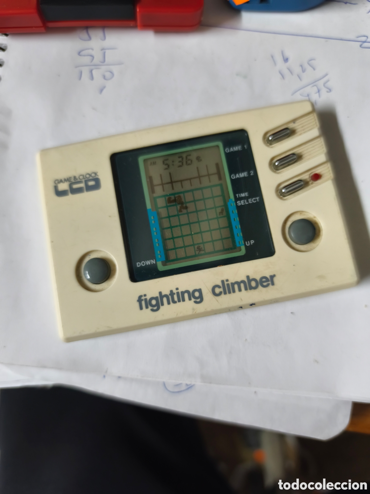 Videojuegos y Consolas: Maquinita GAME & CLOCK LCD FIGHTING CLIMBER A&Ntilde;OS 80 EN BUEN ESTADO