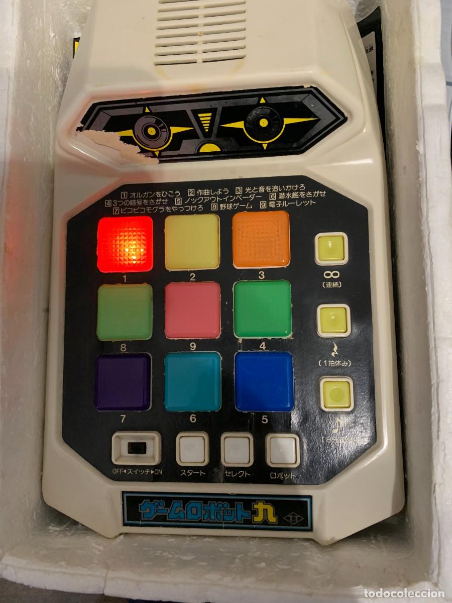 Videojuegos y Consolas: THE VERSATILE ROBOT 9. TAKATOKU TOYS. concola funciona