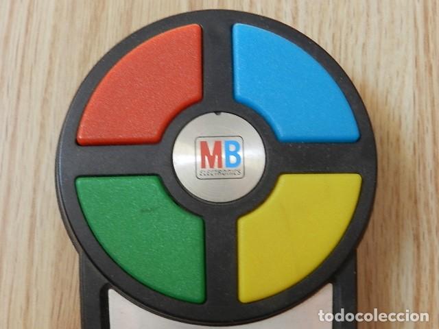 Videojuegos y consolas: Pocket SIMON Juegos MB electronics a&ntilde;o 1983 - Foto 2