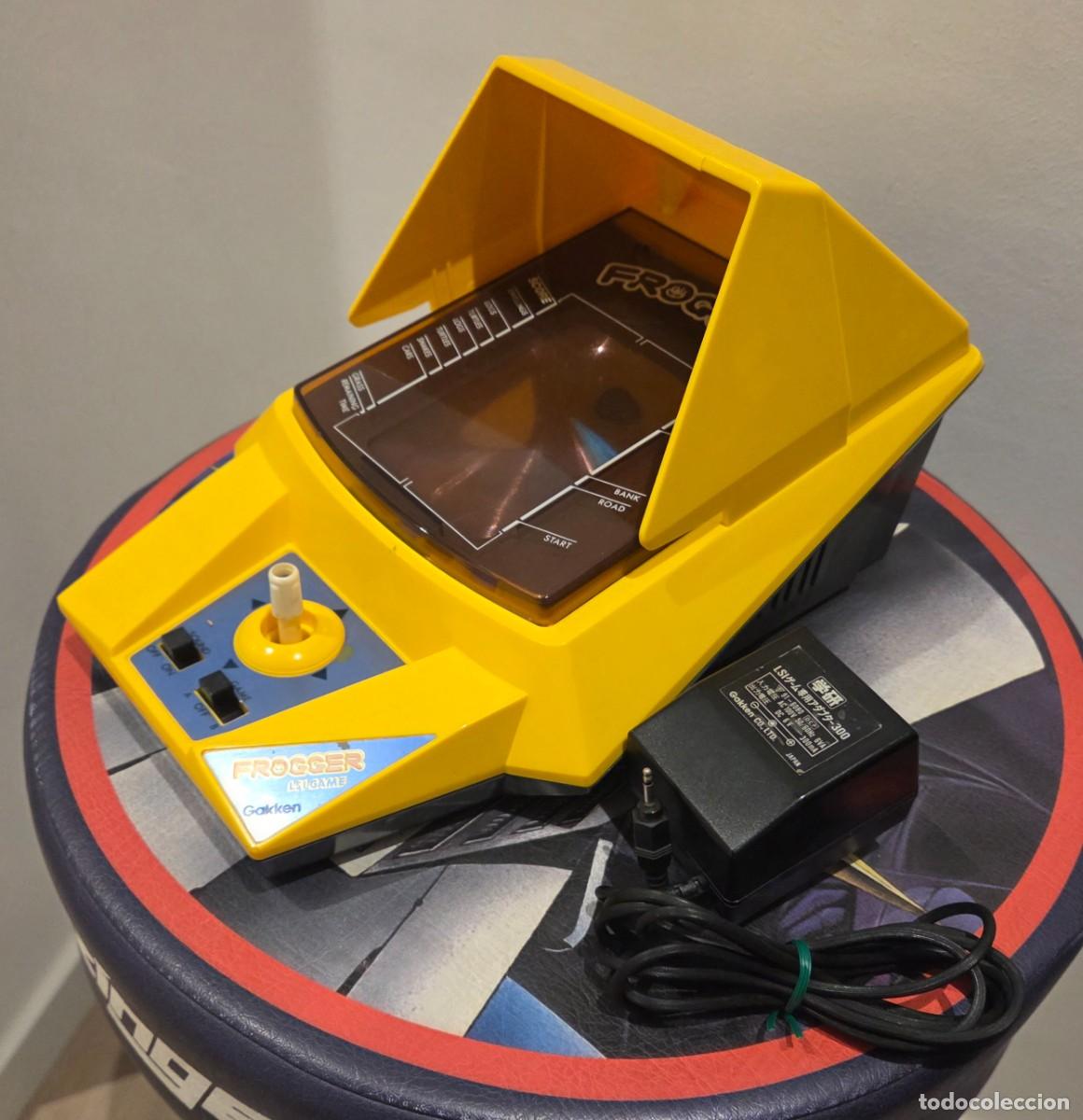 Videojuegos y consolas: Frogger Gakken Tabletop 1981 + Adaptador original - Foto 2