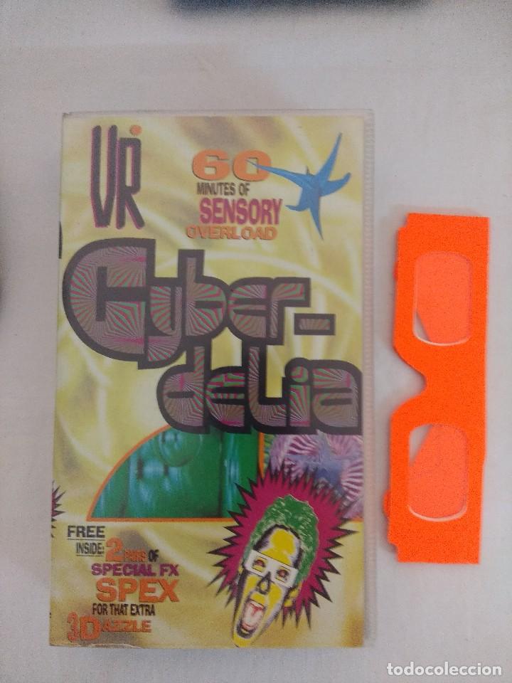 Music Videos and DVDs: VHS MUSICAL/UR CYBERDELIA/GAFAS 3D.