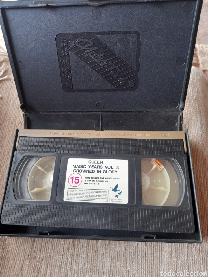V&iacute;deos y DVD musicales: VHS QUEEN MAGIC YEARS VOL 3 - Foto 3