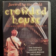 Vídeos y DVD Musicales: CROWDED HOUSE - FAREWELL TO THE WORLD - VIDEO VHS REINO UNIDO - ORIGINAL - NO USO CORREOS. Lote 300815103