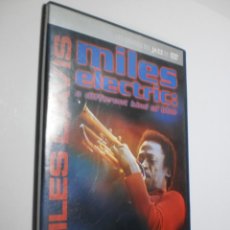 Vídeos y DVD Musicales: DVD MILES DAVIS. MILES ELECTRIC: A DIFFERENTKIND OF BLUE. 123 MIN CAJA FINA (BUEN ESTADO). Lote 336553678