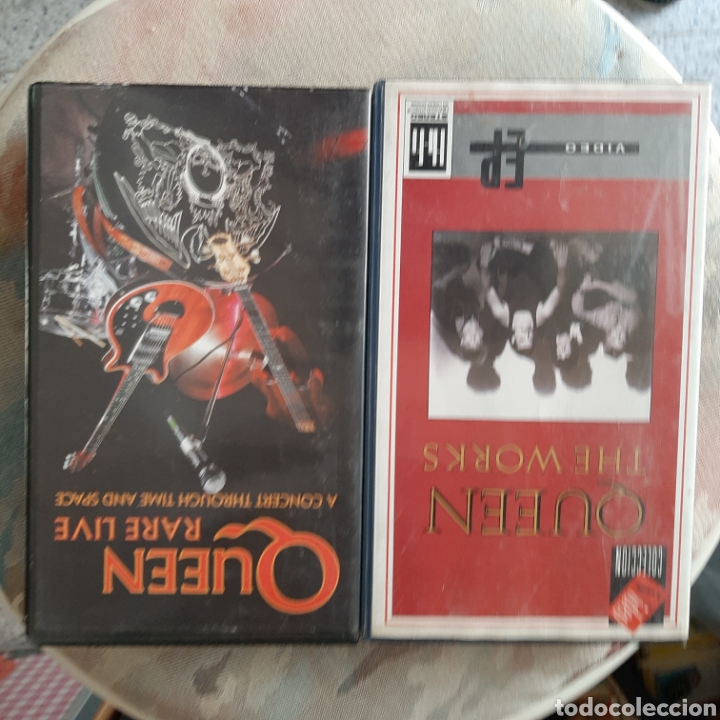 Musikvideos und DVDs: vhs de QUUEN 2 TITULOD