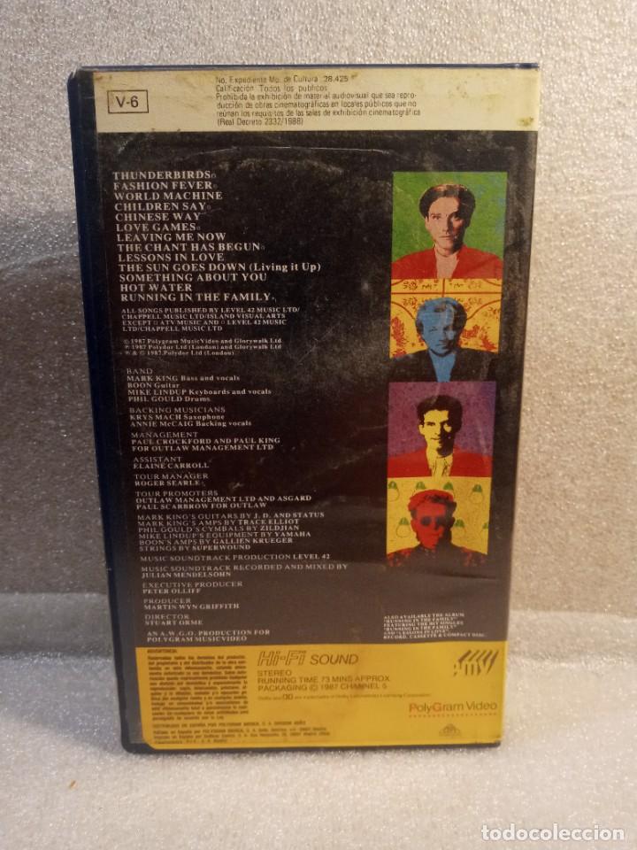 V&iacute;deos y DVD musicales: LEVEL 42 - LIVE AT WEMBLEY. - Foto 3