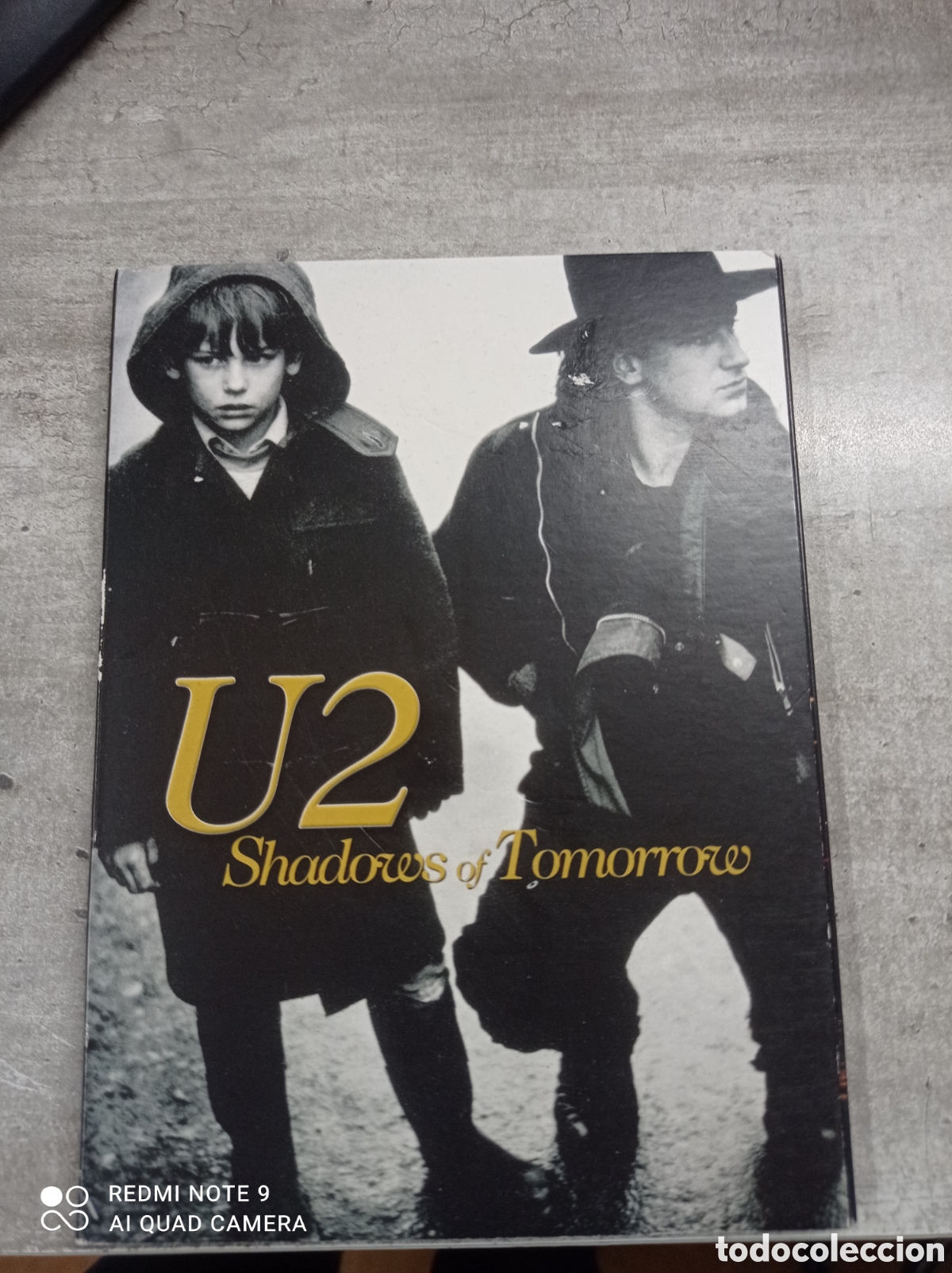 V&iacute;deos e DVD Musicais: U2- shadows of tomorrows dvd