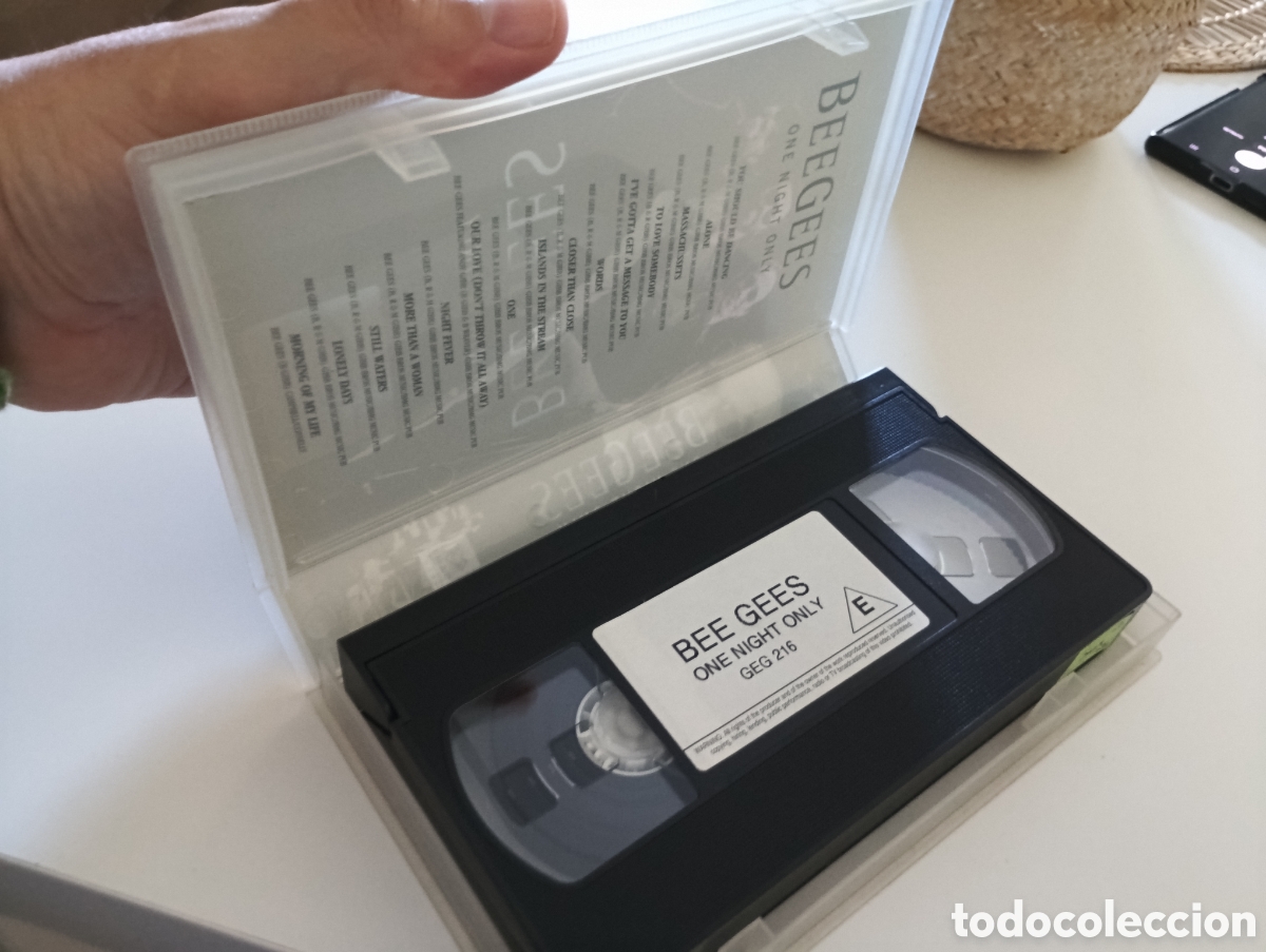 V&iacute;deos y DVD musicales: VHS Bee Gees: One Night Only - Foto 2