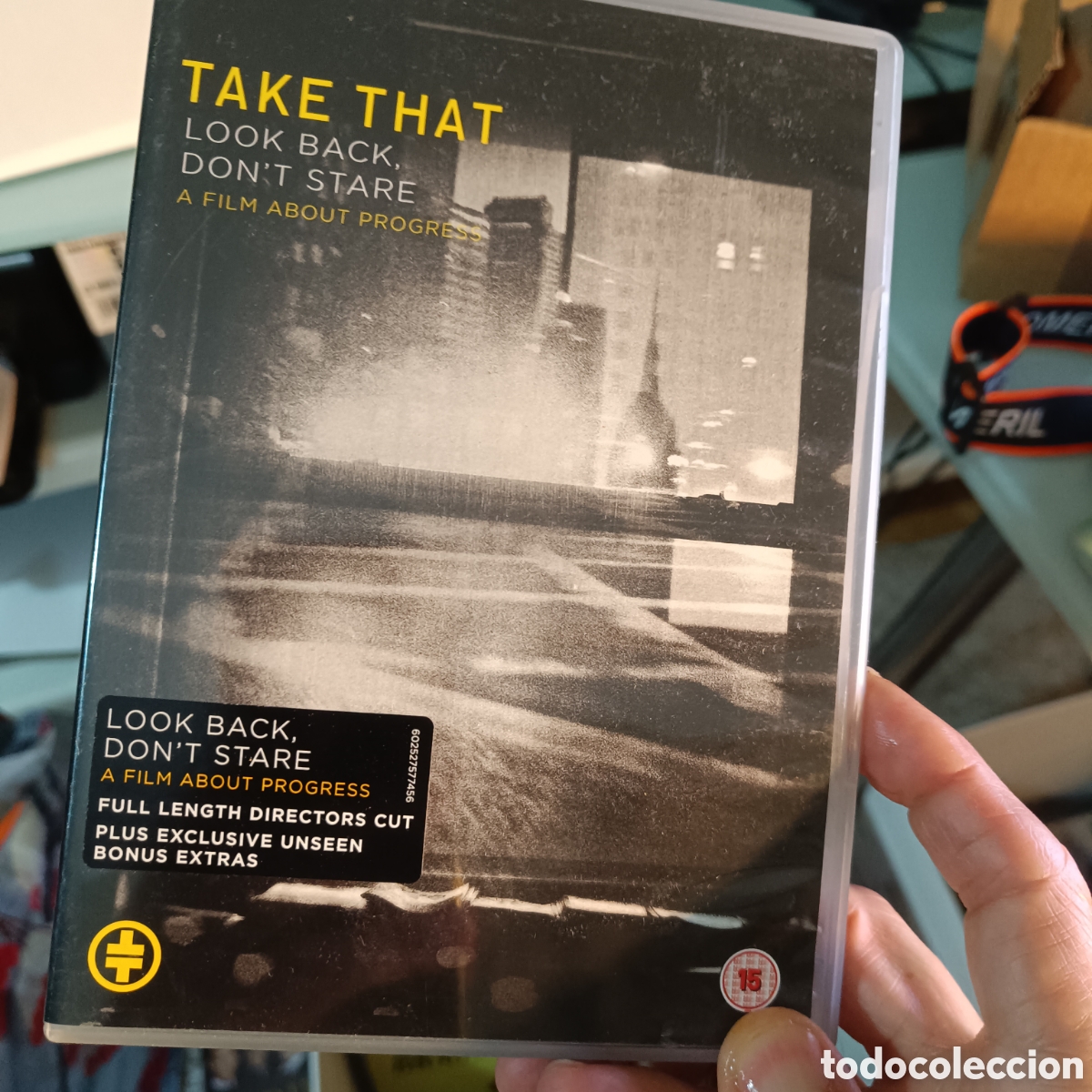 V&iacute;deos y DVD musicales: Take That &ndash; Look Back Dont Stare - Foto 1