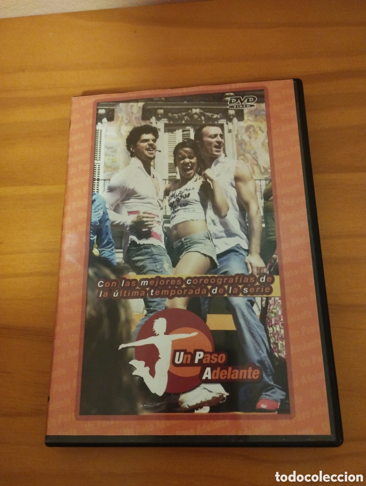 Musikvideos und DVDs: DVD de un paso adelante.