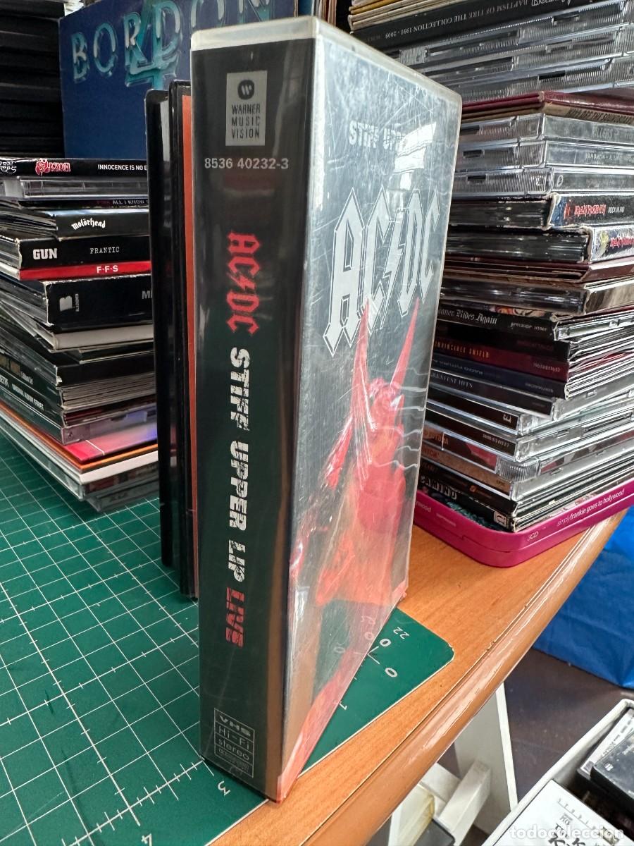V&iacute;deos y DVD musicales: AC/DC - Stiff Upper Lip Live (VHS) - Foto 2