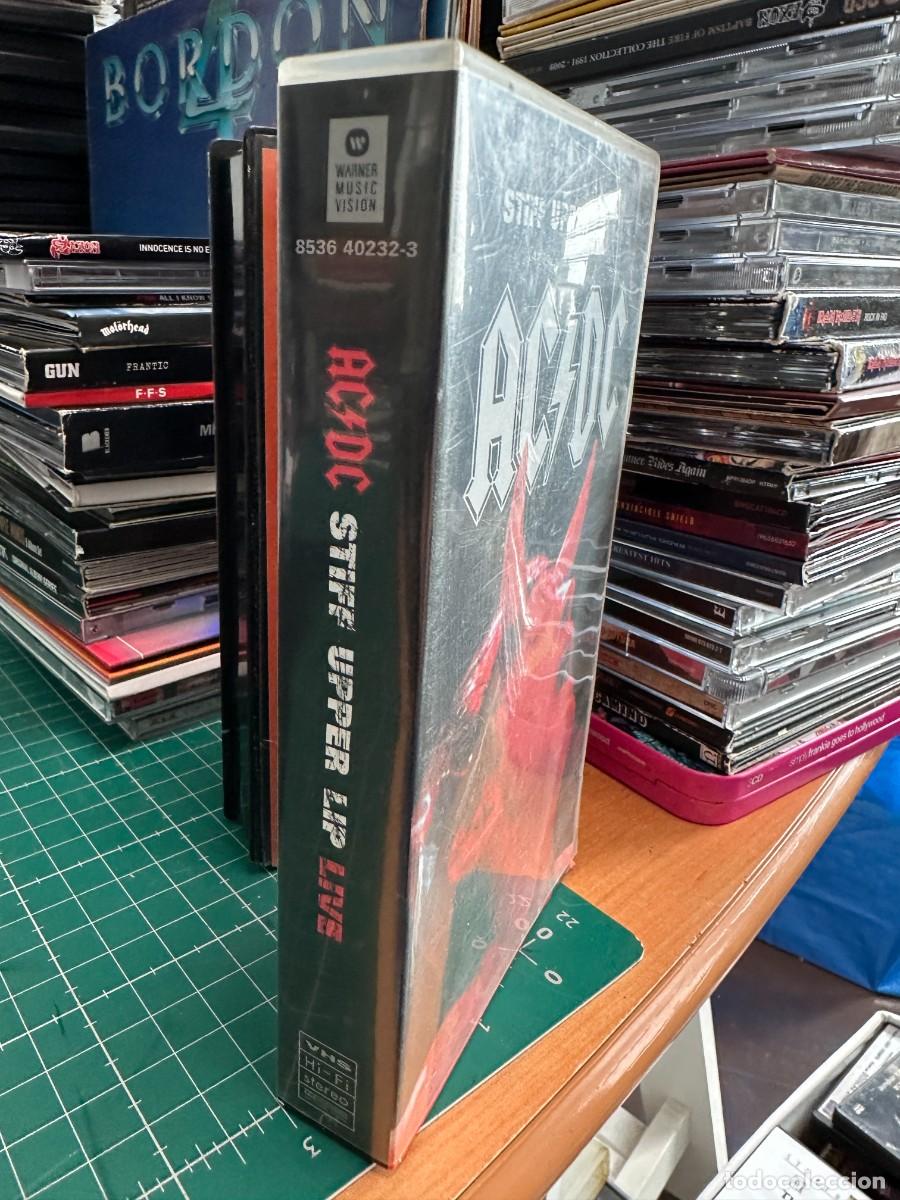 V&iacute;deos y DVD musicales: AC/DC - Stiff Upper Lip Live (VHS) - Foto 3