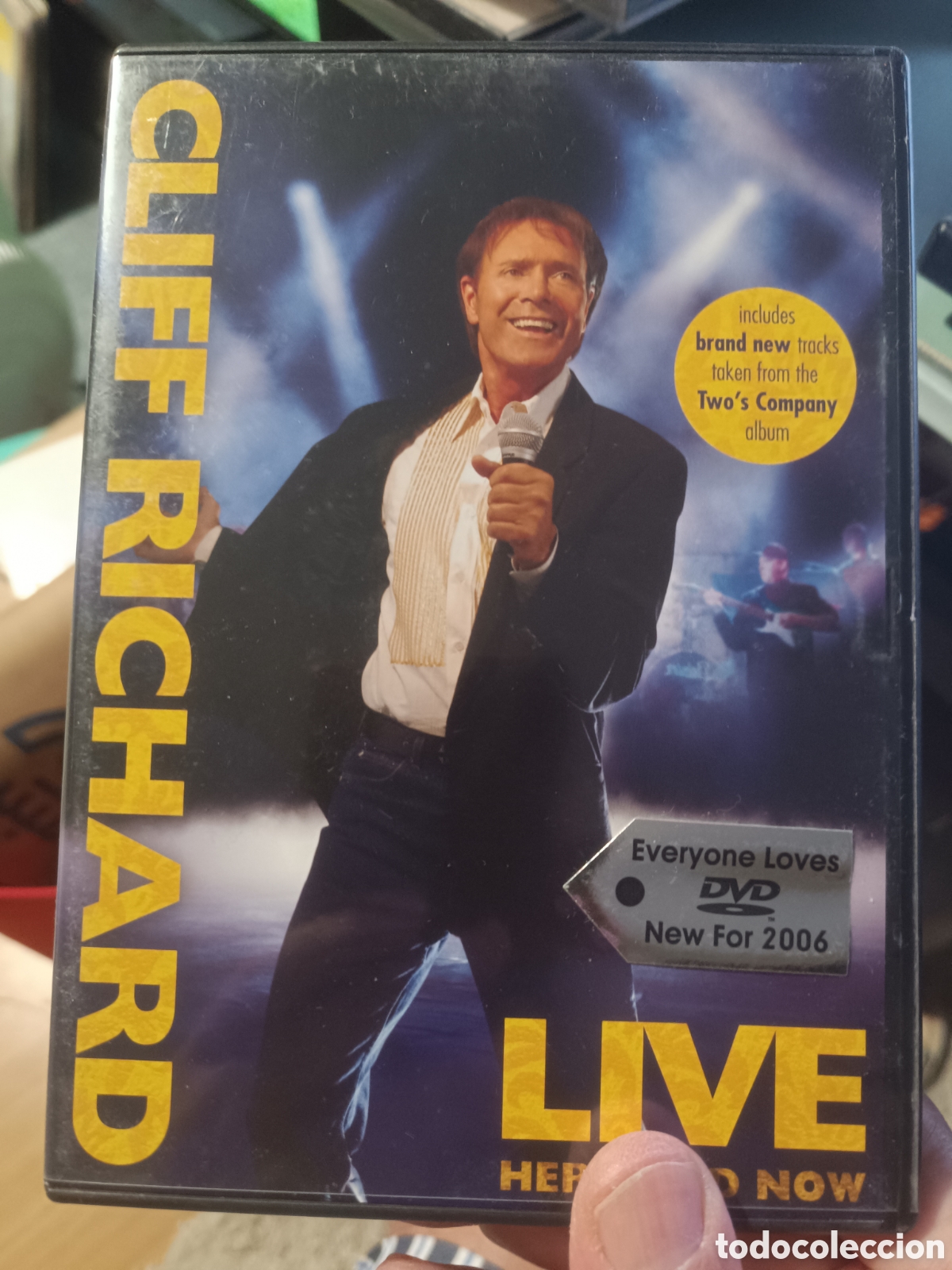V&iacute;deos y DVD musicales: Cliff Richard &ndash; Live Here And Now