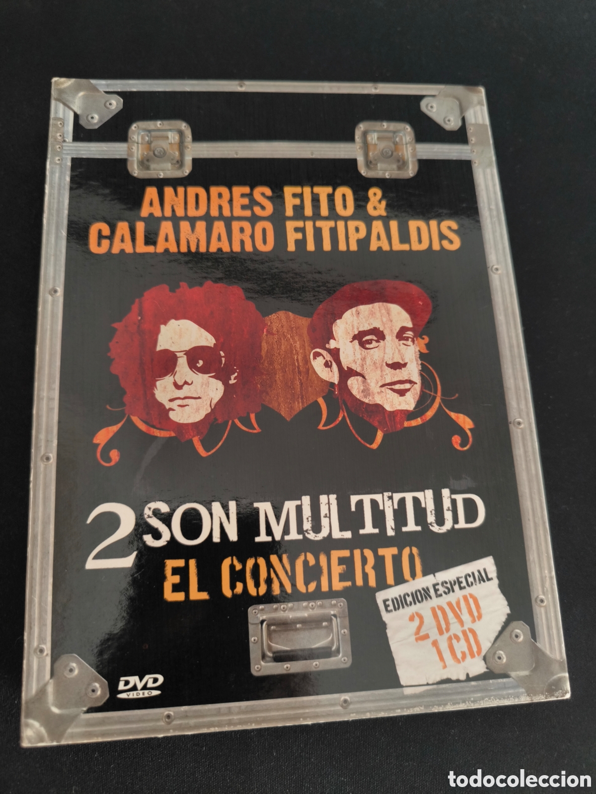 V&iacute;deos y DVD musicales: Doble DVD Calamaro y Fito & Fitipaldis. NO LLEVA EL CD. 2 Son Multitud