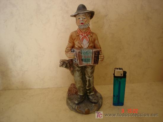 Vintage: ANCIANO CON SOMBRERO TOCANDO LA ACORDEON - Foto 1