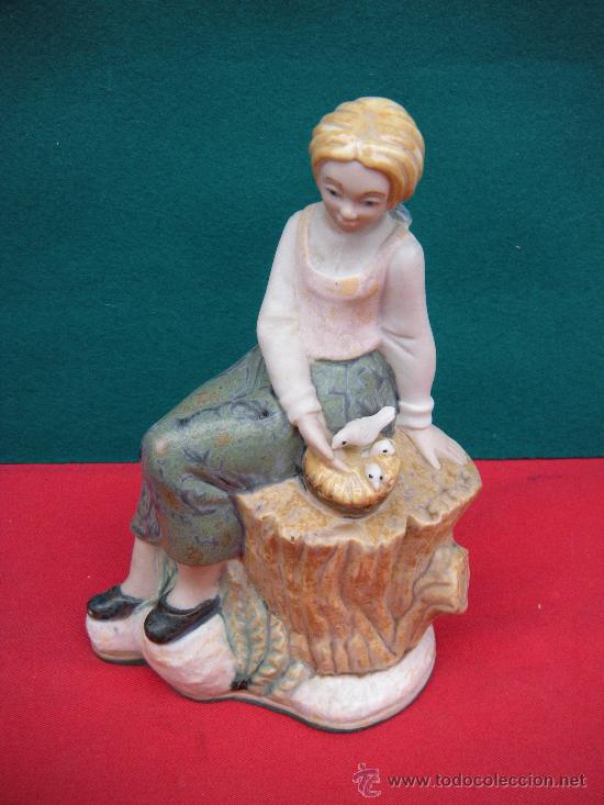 Vintage: JOVEN CON P&Aacute;JAROS.  FIGURA DE PORCELANA