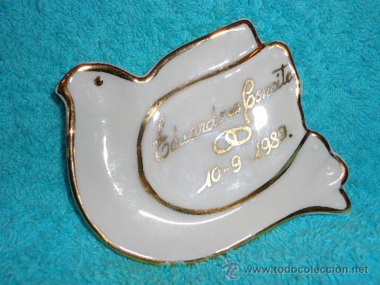 Vintage: PALOMA DE LA PAZ EN PORCELANA BLANCA GRABADA A MANO EN ORO DE 24 K . CON SELLO