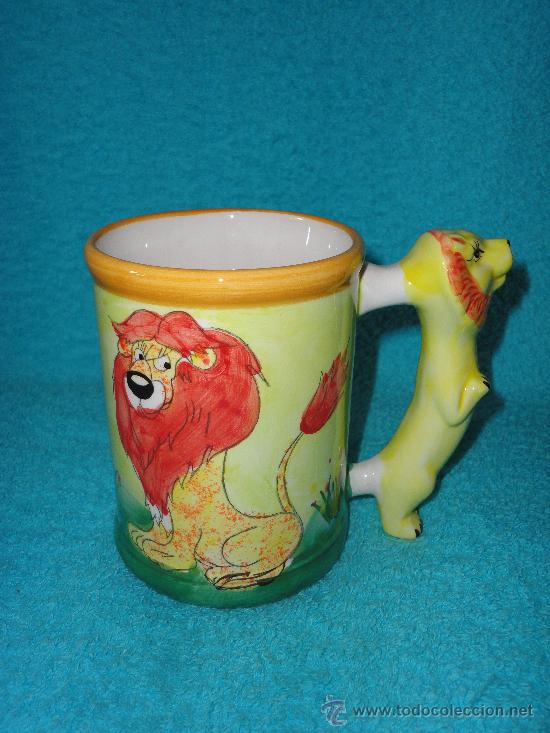 Vintage: JARRA TAZA DE CERAMICA CON ASA EN FORMA DE LEON. 12 CM. CHINA