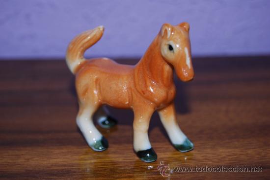 Vintage: PEQUE&Ntilde;O CABALLO DE PORCELANA - A&Ntilde;OS 60-70