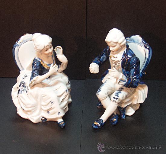 Vintage: FIGURAS GRANDES DE CASAC&Oacute;N. 1 SELLADA. EN SILLONES. PORCELANA.