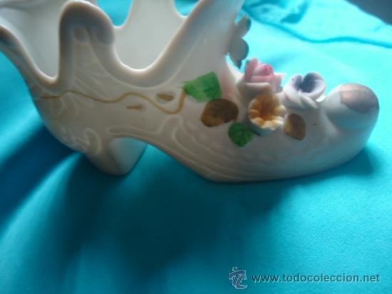 Vintage: ZAPATO, ZUECO DE PORCELANA FLORES RELIEVE, JARRONCITO