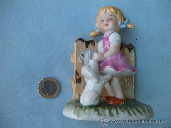 Vintage: BONITA FIGURA DE PORCELANA NI&Ntilde;A CON PERRO. a&ntilde;os 70