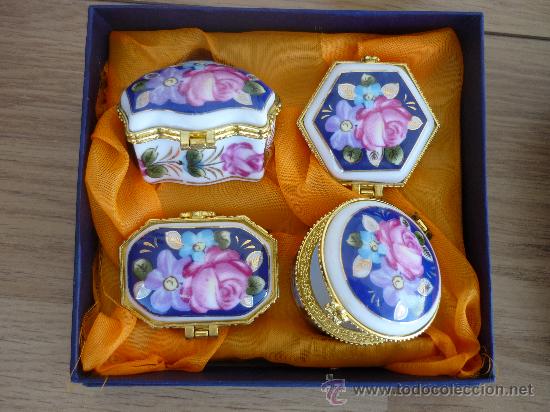 Vintage: 4 PASTILLEROS DE PORCELANA METAL Y ROSAS.  5X4.