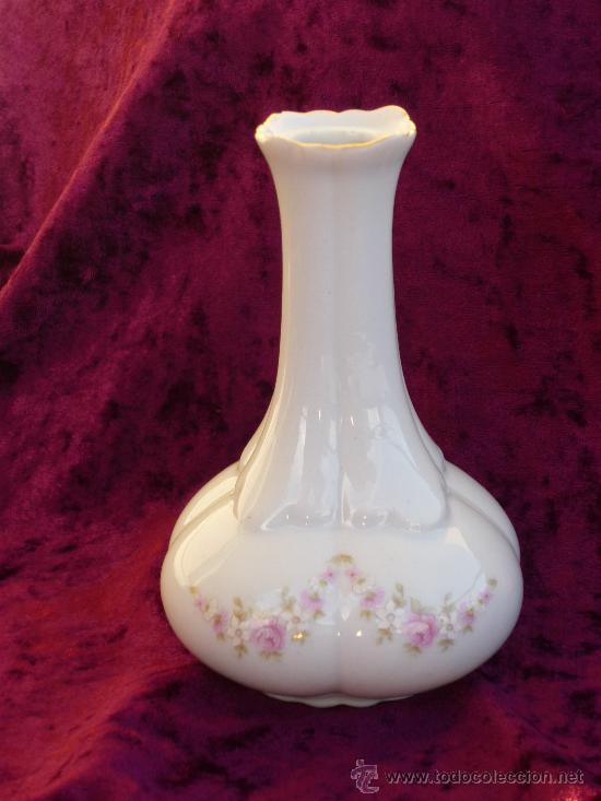 Vintage: VIOLETERO BLANCO CON FLORES ROSAS Y FILO DORADO PORCELANA I. 13CM.porcelana espanola