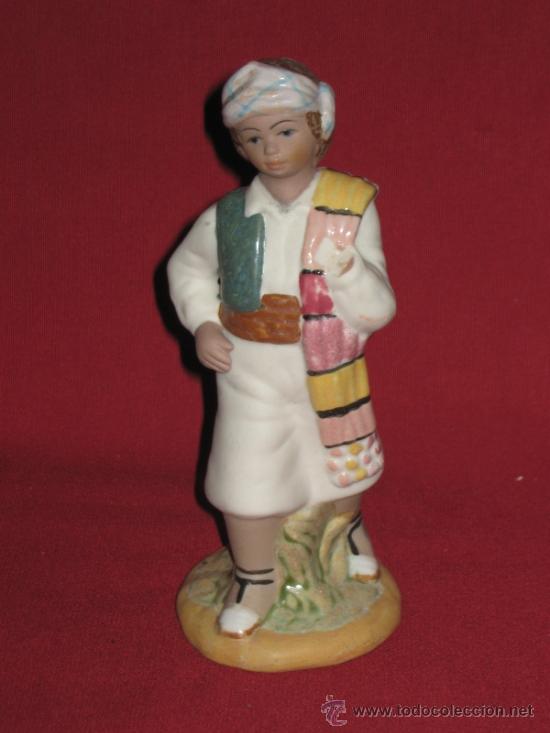 Vintage: FIGURA DE PORCELANA ESPA&Ntilde;OLA SELLADA ARMAR - A&Ntilde;OS 70/80 - LE FALTA UNA MANO - 16 CM
