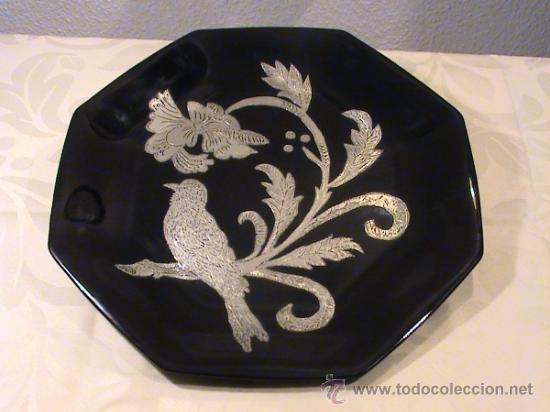 Vintage: Plato octogonal de porcelana francesa con decoraci&oacute;n de esta&ntilde;o.