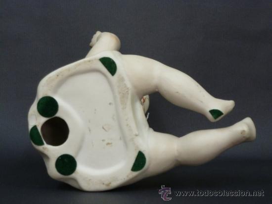 Vintage: tiene unos trozos de fieltro pegadas , para que no raye los muebles - Foto 5