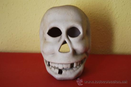 Vintage: CALAVERA DE CER&Aacute;MICA - VELA EN SU INTERIOR