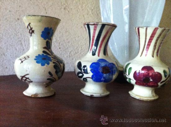 Vintage: 3JARRONES DE CER&Aacute;MICA VIDRIADA MIDEN 13 CM DE ALTO .