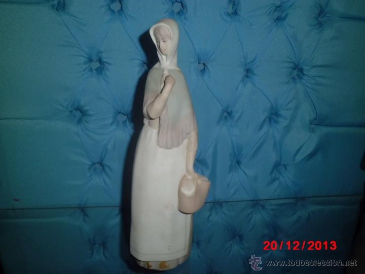 Vintage: BONITA FIGURA DE PORCELA ANTIGUA.