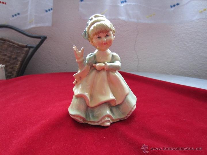 Vintage: figurita de ni&ntilde;a - Foto 1