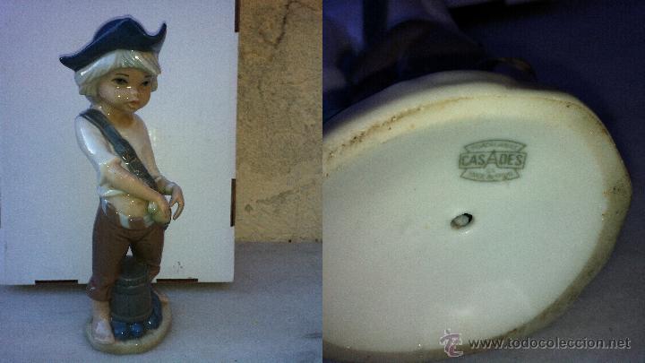 Vintage: Figura de porcelana  CASADES mide 22 cm de alto