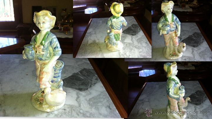 Vintage: Figura porcelana nacarada , caballero mide 22 cm de alto