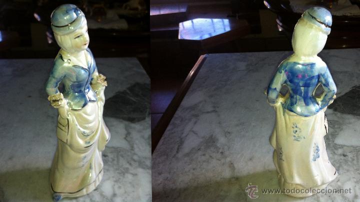 Vintage: Figura de porcelana nacarada dama mide 19,5 cm de alto