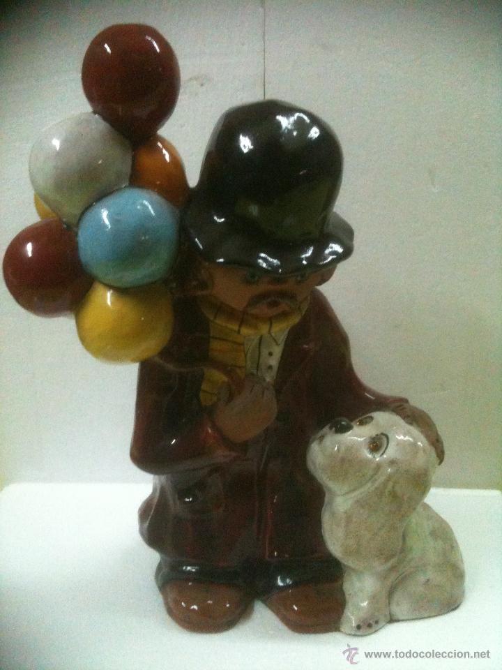 Vintage: BONITA FIGURA SE&Ntilde;OR CON GLOBOS Y PERRITO