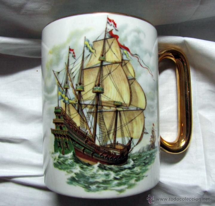 Vintage: Jarra con motivos na&uacute;ticos y asa dorada, marca Guillen