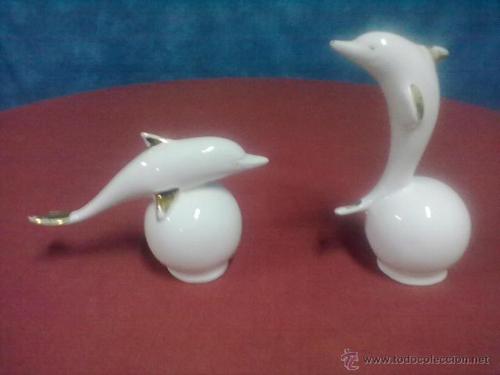 Vintage: PAREJA DE DELFINES PORCELANA BLANCA Y ORO