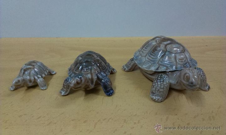 Vintage: TRES FIGURITAS DE TORTUGAS EN PORCELANA