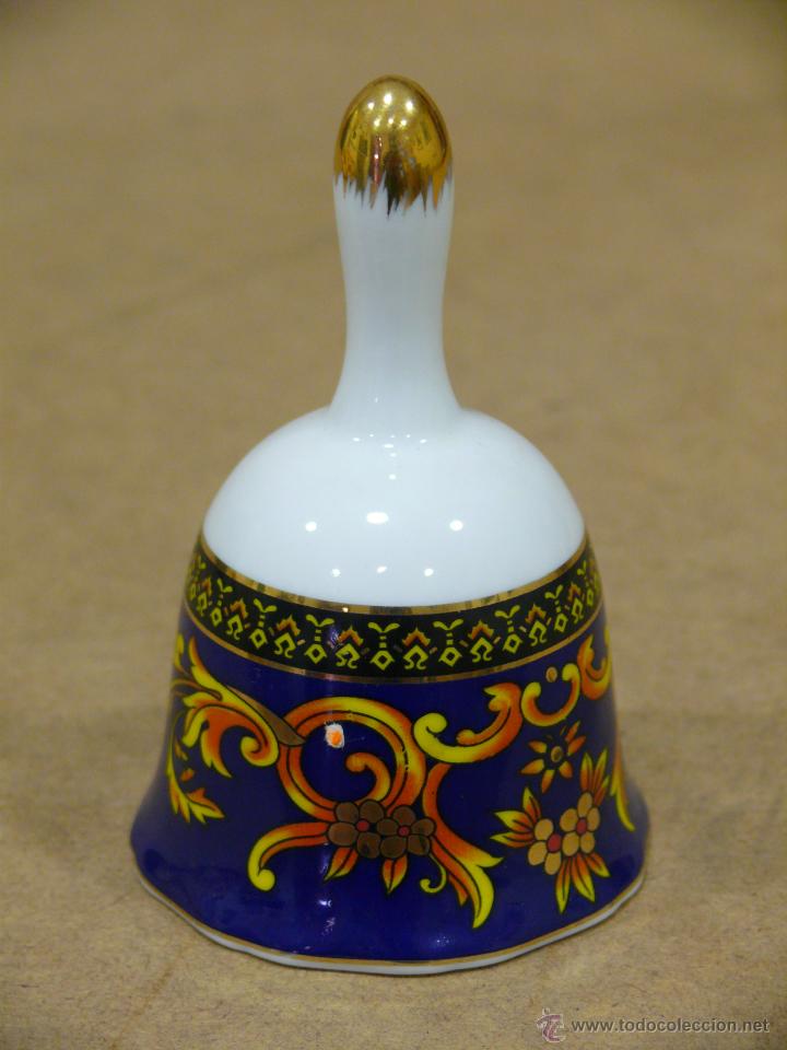 Vintage: PRECIOSA CAMPANA DE PORCELANA DE 11 CM. DE ALTURA.