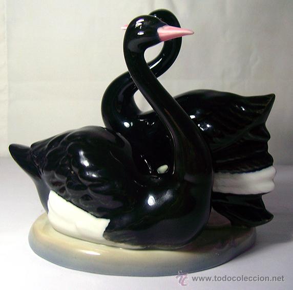 Vintage: PAREJA DE CISNES NEGROS DE PORCELANA . PORCEGAMA . 16 CENTIMETROS