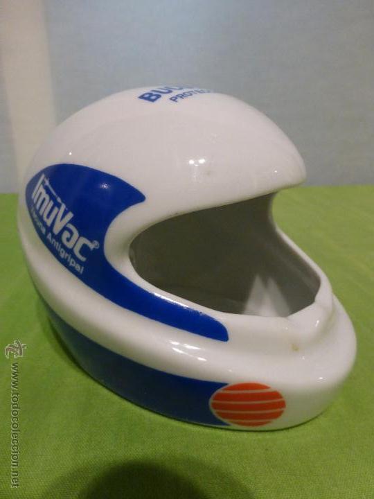 Vintage: FIGURA EN PORCELANA DE UN CASCO CON PUBLICIDAD DE IMUVAC VACUNA ANTIGRIPAL.