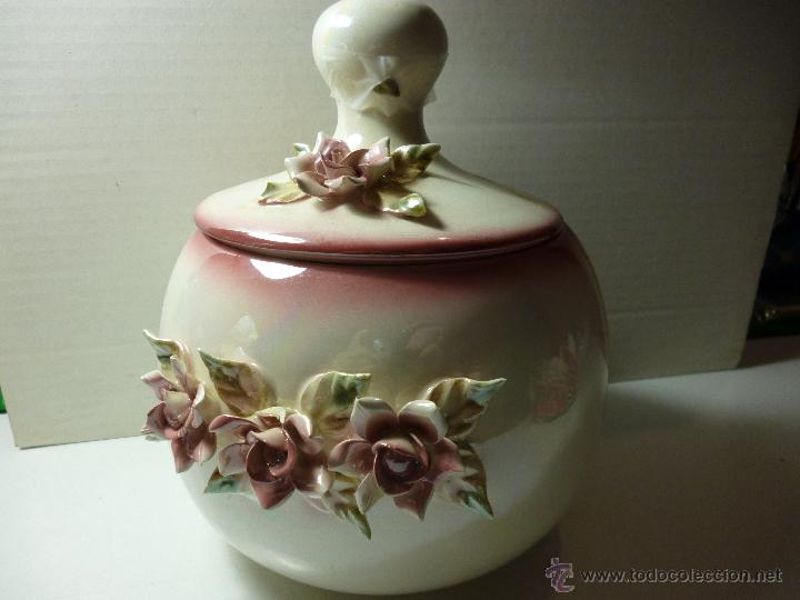 Vintage: TARRO-JOYERO CER&Aacute;MICA CON FLORES EN RELIEVE