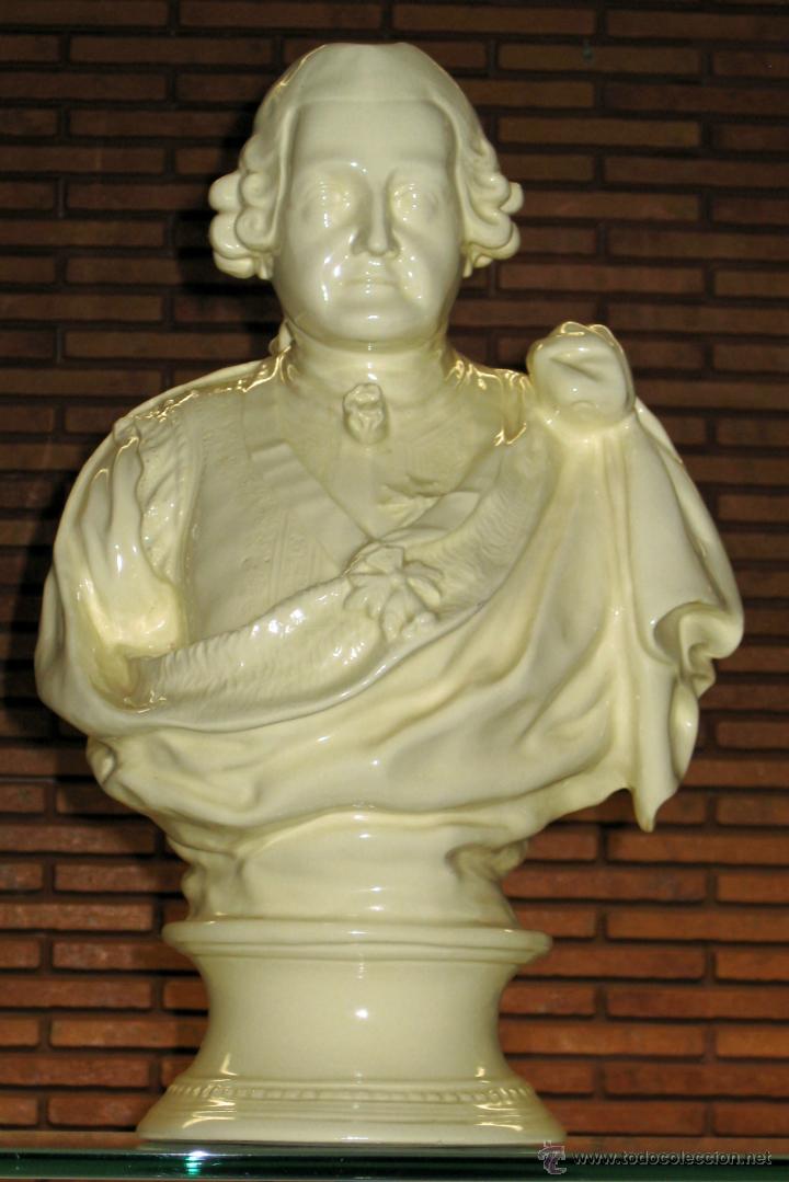 Vintage: ESCULTURA CERAMICA ESMALTADA DEL X CONDE DE ARANDA DE ALCORA SIGLO XX.