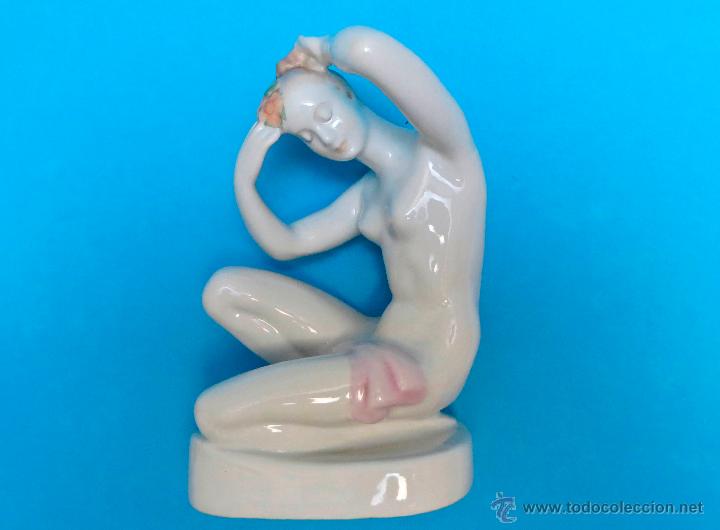 Vintage: FIGURA MUJER PORCELANA AQUINCUM HUNGR&Iacute;A